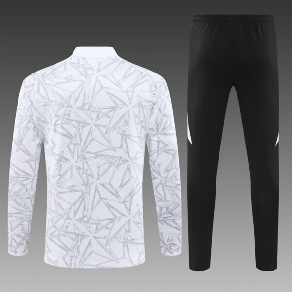 Real Madrid 24/25 Blanco Gris
