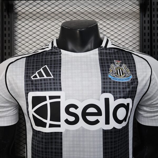 Newcastle 25/26 1ªEquipación