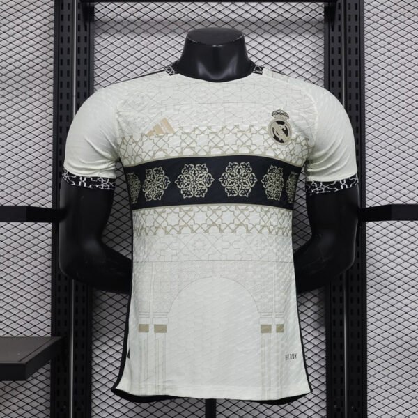Real Madrid 24/25 Edición Especial