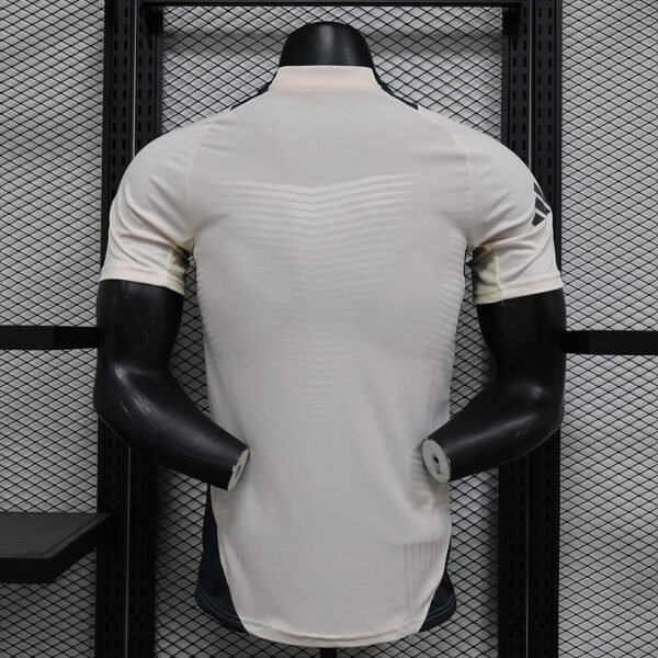Real Madrid 24/25 Edición Especial